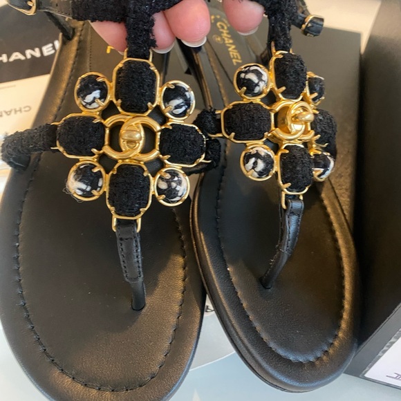 Chanel Thong Sandals sz38 NEW - Picture 8 of 11